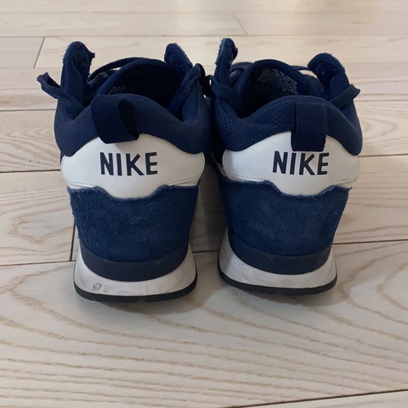 Nike sneakers - Picture 3 of 4